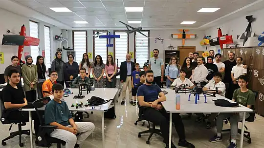 Başkan Çolakbayrakdar: 'Teknolojiyi tüketen değil, geleceği üreten nesiller yetiştiriyoruz'