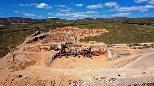 Başkan Çolakbayrakdar: 'Yerli ve milli üretimde çığır açan hizmetlerle ülkemize güç katıyoruz'