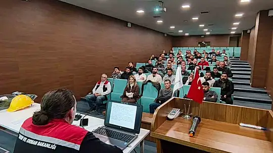 Başkan Çolakbayrakdar: 'Yeşil şehir vizyonunu bilgiyle büyütüyoruz'