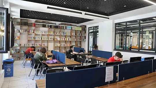Başkan Çolakbayrakdar'a Sinan Kütüphanesi teşekkürü