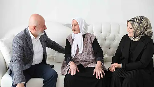 Başkan Çolakbayrakdar'dan 109 yaşındaki Şemşi Nine'ye Anneler Günü sürprizi