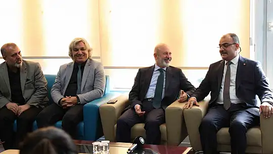 Başkan Çolakbayrakdar'dan Kocasinan'daki tüm öğretmenlere anlamlı hediye