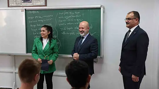 Başkan Çolakbayrakdar'dan Kocasinan'daki tüm öğretmenlere anlamlı hediye