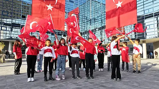 Başkan Çolakbayrakdar'dan milli maça özel klip