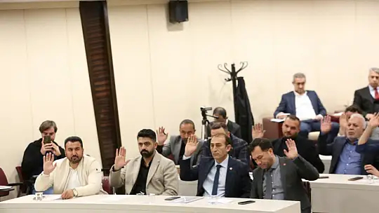 Başkan Çolakbayrakdar'dan öğrencilere ve ailelere büyük müjde