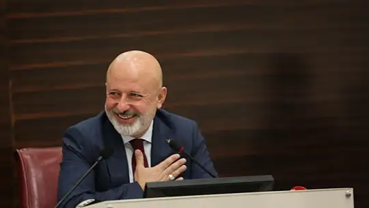 Başkan Çolakbayrakdar'dan öğrencilere ve ailelere büyük müjde