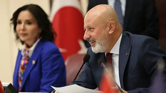 Başkan Çolakbayrakdar'dan öğrencilere ve ailelere büyük müjde