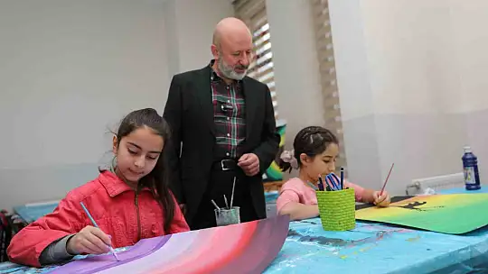 Başkan Çolakbayrakdar: Evlatlarımız tatilde eğlenirken öğreniyor'