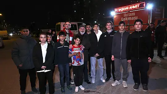 Başkan Çolakbayrakdar her gün bir mahallede