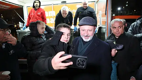 Başkan Çolakbayrakdar her gün bir mahallede