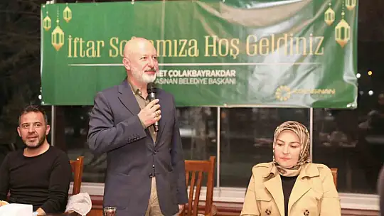 Başkan Çolakbayrakdar, iftarını yetim çocuklarla yaptı