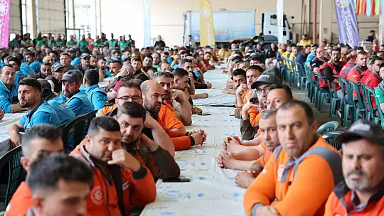 Başkan Çolakbayrakdar, personelle bayramlaştı