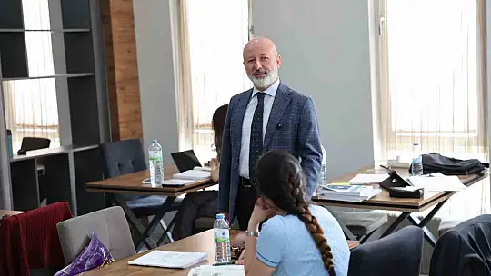 Başkan Çolakbayrakdar, sınava girecek öğrencilere başarılar diledi