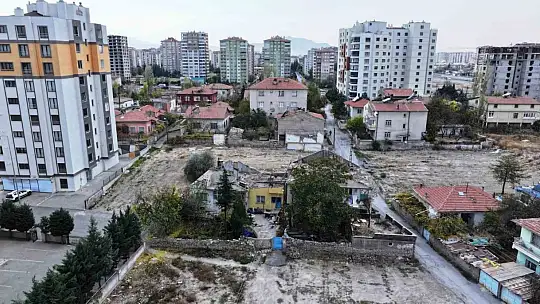 Başkan Çolakbayrakdar Uğurevler'de: 'Geleceğin modern mahallesini inşa ediyoruz'