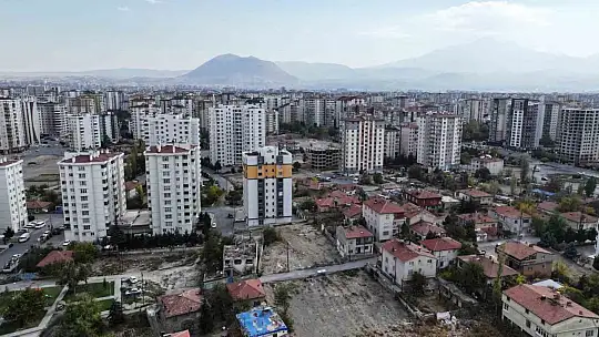 Başkan Çolakbayrakdar Uğurevler'de: 'Geleceğin modern mahallesini inşa ediyoruz'