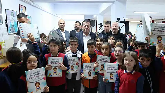 Başkan Metin'den öğrencilere hediye yağmuru