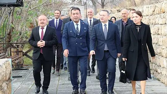 Başkan Metin'den öğretmenlere jest