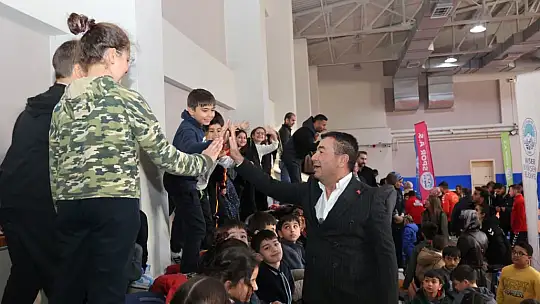 Başkan Metin öğrencilerle spor etkinliğinde buluştu