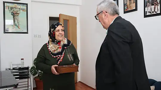 Başkan Metin şehit annelerini unutmadı