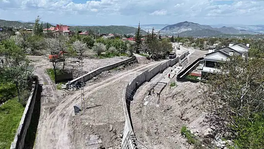 Başkan Özdoğan: '2,5 kilometrelik kanal, bağ mevsimi başlamadan tamamlanacak'