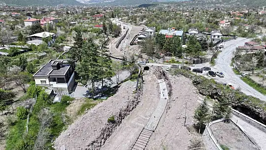 Başkan Özdoğan: '2,5 kilometrelik kanal, bağ mevsimi başlamadan tamamlanacak'