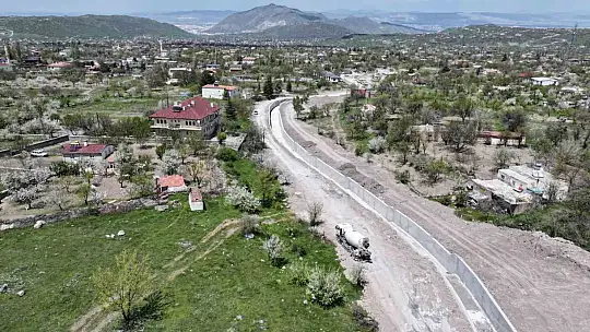 Başkan Özdoğan: '2,5 kilometrelik kanal, bağ mevsimi başlamadan tamamlanacak'