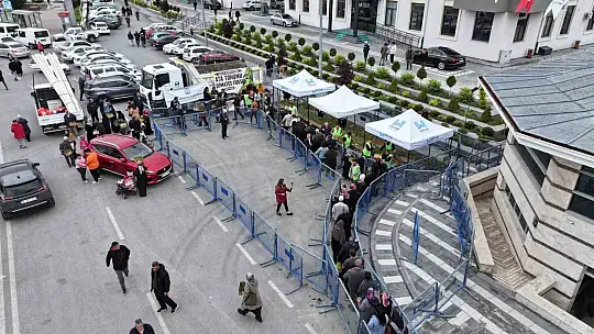 Başkan Özdoğan: 'Ata tohumu fidelerimizi vatandaşımızla buluşturduk'