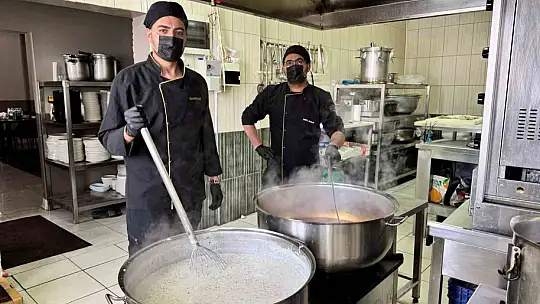 Başkan Özdoğan'dan Hacılar'da Ramazan dayanışması