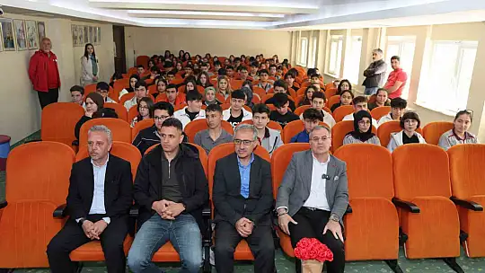 Başkan Özdoğan gençlerle baş başa