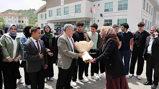 Başkan Özdoğan, gençlerle Kariyer Günleri'nde buluştu
