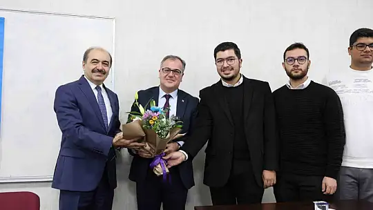 Başkan Özdoğan gençlerle tecrübelerini paylaştı