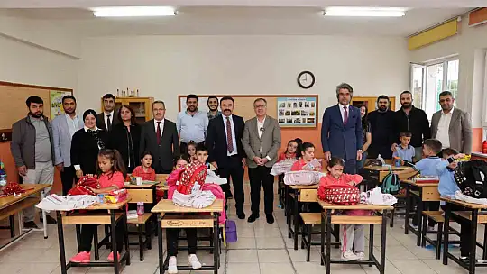 Başkan Özdoğan ile Hacılar'da ilk ders zili çaldı