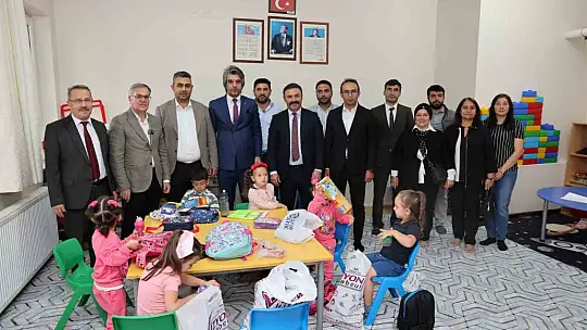 Başkan Özdoğan ile Hacılar'da ilk ders zili çaldı