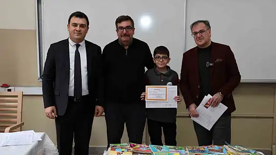 Başkan Özdoğan, öğrencilerin karne sevincine ortak oldu