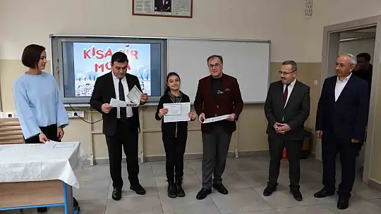 Başkan Özdoğan, öğrencilerin karne sevincine ortak oldu