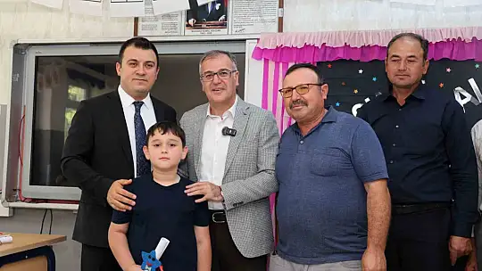 Başkan Özdoğan, öğrencilerin karne heyecanına ortak oldu