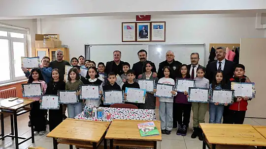 Başkan Özdoğan, öğrencilerin karne heyecanına ortak oldu