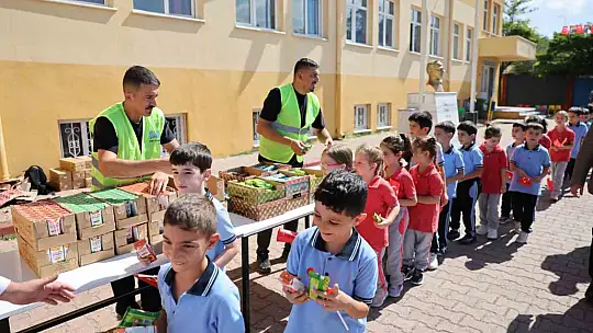 Başkan Özdoğan, öğrencilerin yeni dönem heyecanına ortak oldu