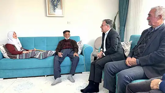 Başkan Özdoğan vatandaşları ziyaret ediyor
