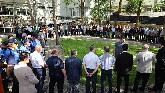 Başkan Öztürk belediye personelleri ile bayramlaştı