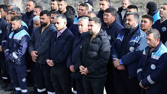 Başkan Öztürk belediye personelleri ile bayramlaştı