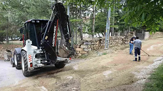 Başkan Öztürk, Derebağ Mahallesi'nde incelemelerde bulundu