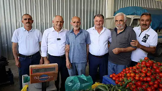 Başkan Öztürk kapalı pazar yerinde esnaf ve vatandaşlarla buluştu
