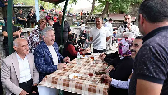 Başkan Palancıoğlu Ağırnas Pilav Şenliği'nde vatandaşlarla ve muhtarlarla bir araya geldi