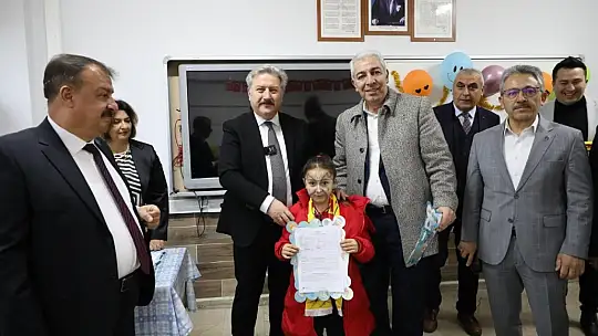 Başkan Palancıoğlu, çocukların karne heyecanına ortak oldu