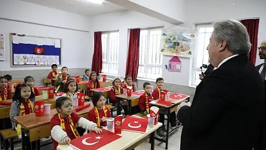Başkan Palancıoğlu, çocukların karne heyecanına ortak oldu