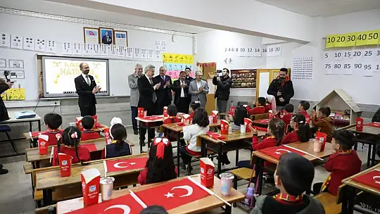 Başkan Palancıoğlu, çocukların karne heyecanına ortak oldu