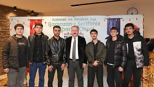 Başkan Palancıoğlu, gençlerle iftar sofrasında buluştu