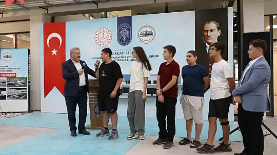 Başkan Palancıoğlu Havacılık Lisesi'nin yeni öğrencileriyle tanıştı