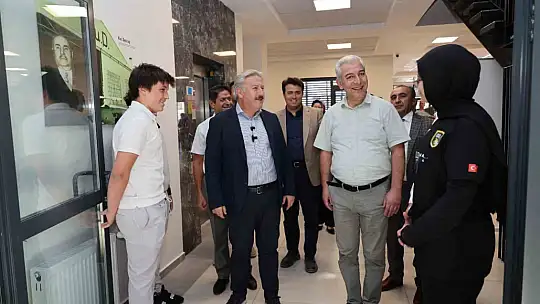 Başkan Palancıoğlu, Havacılık Lisesi'nin yeni öğrencileri ve velileri ile bir araya geldi